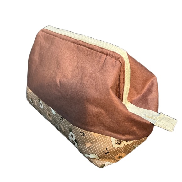 Big Cosmetic and Make-Up bag - Picture 2 of 11